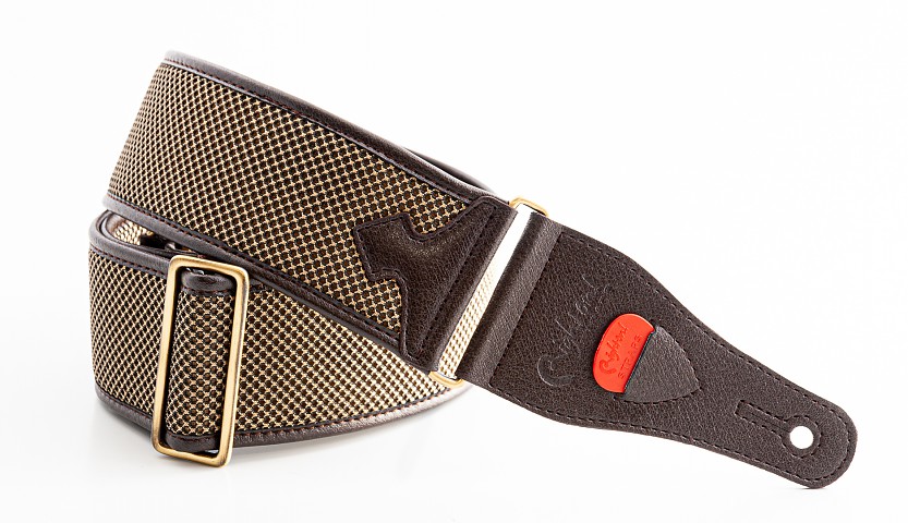 The T-BREATHE Brown bass and guitar strap incorporates a special waterproof and breathable membrane inside, which allows the shoulder to breathe while preventing sweat from entering the strap.